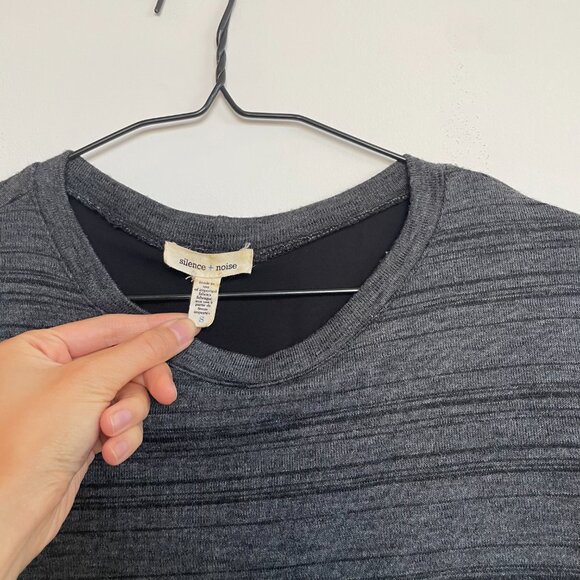 Layered Effect Top with Mesh Panel - Picture 6 of 7